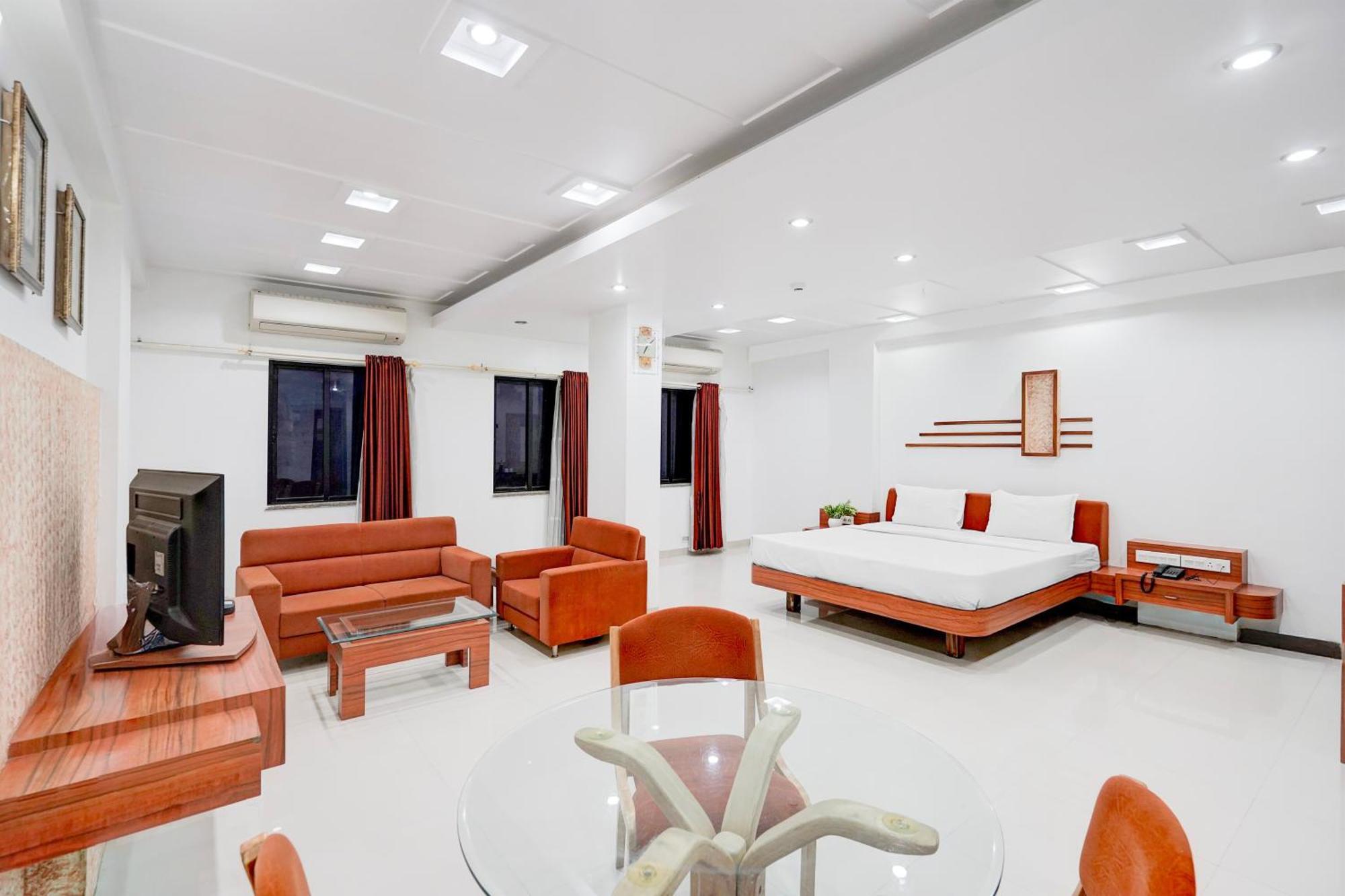 Super Townhouse Mg Road Porbandar Formerly Hotel Harmony Exterior foto