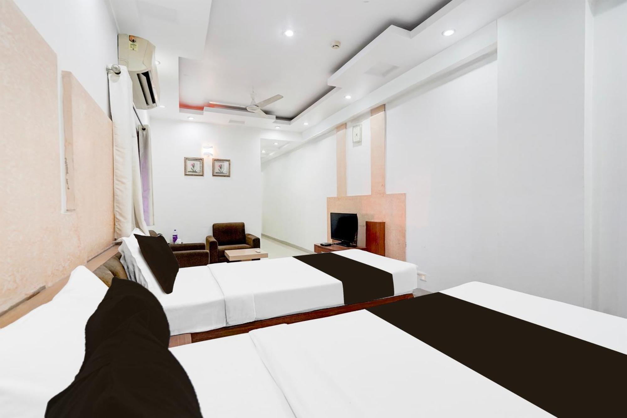 Super Townhouse Mg Road Porbandar Formerly Hotel Harmony Exterior foto